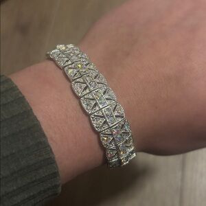 Elegant Silver Bracelet with Crystal Accents